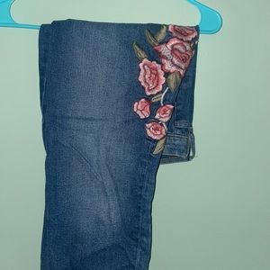 GAP women’s denim jeans with embroidered patch